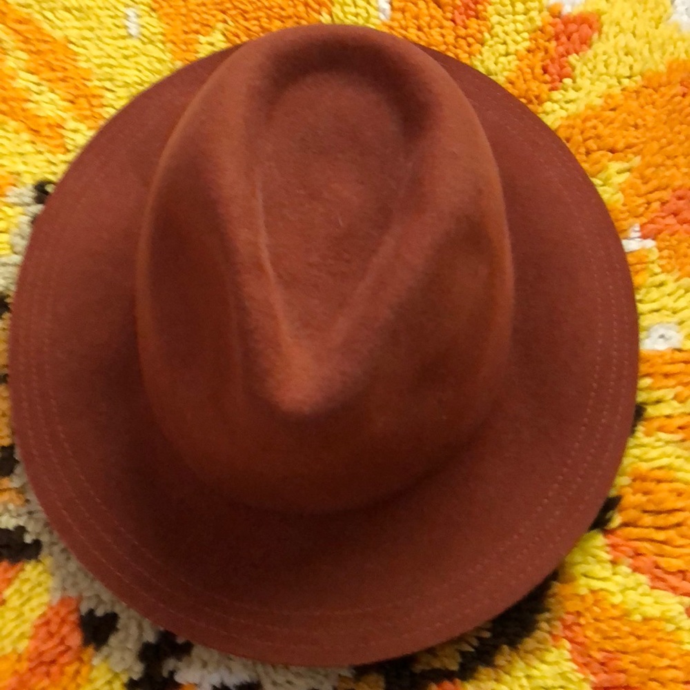 Floppy brim hat